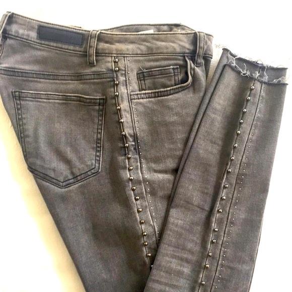 ZARA High-Rise Slim Fit Jeans - Edgy & Stylish! - Picture 5 of 16